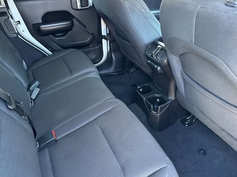 Used 2019 Jeep Wrangler Unlimited Sport S image 14