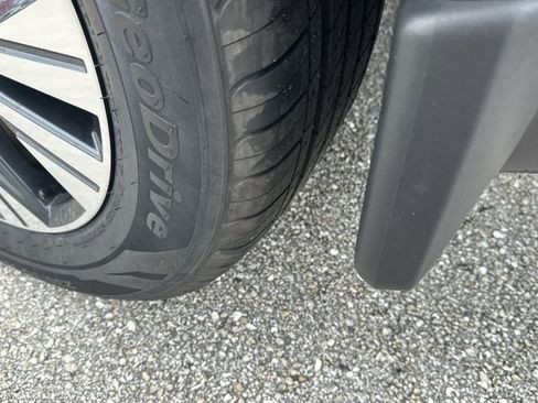 Used 2023 Nissan Rogue SV image 12