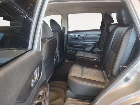 Used 2018 Nissan Rogue SV FWD image 23