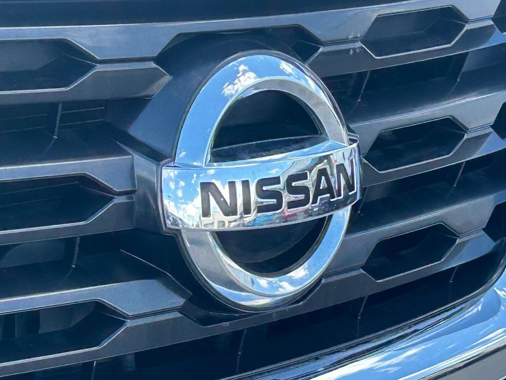 Used 2018 Nissan Pathfinder SV FWD image 11