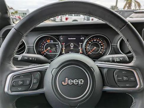 Certified 2022 Jeep Wrangler Unlimited Sahara image 29