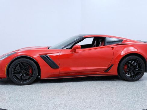 Used 2016 Chevrolet Corvette Z06 w/ 3LZ Preferred Equipment Group image 2
