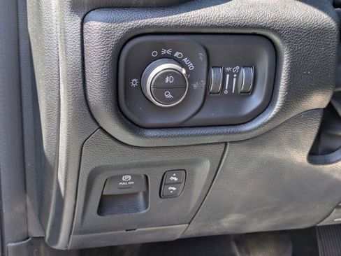 Used 2022 RAM 1500 Laramie w/ Sport Appearance Package image 14