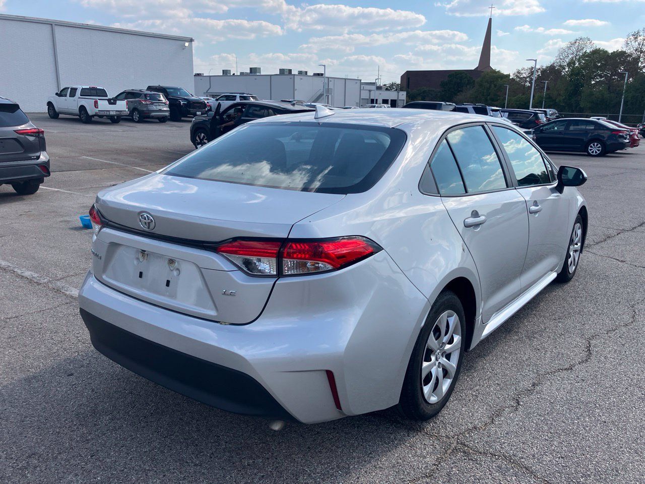 Used 2025 Toyota Corolla LE FWD image 4