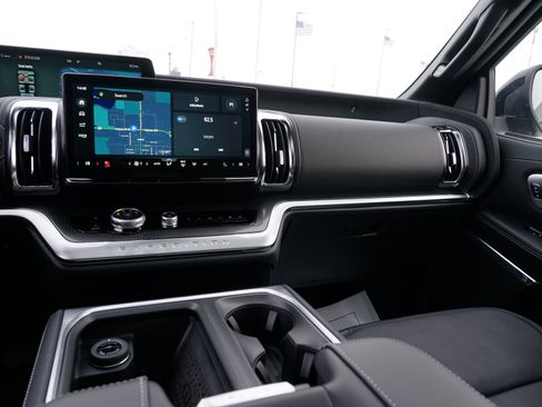 New 2025 Ford Expedition Platinum w/ Stealth Performance Package image 18