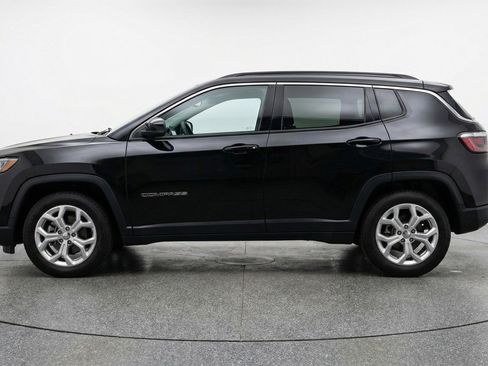 Used 2025 Jeep Compass Latitude image 5