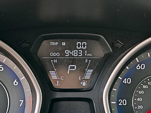 Used 2013 Hyundai Elantra GLS FWD image 23