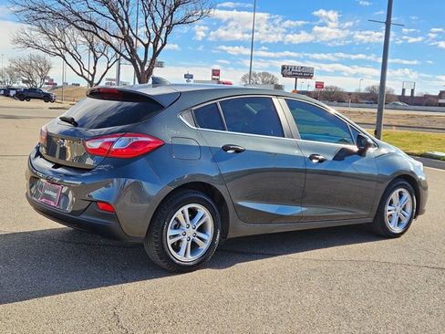 Used 2018 Chevrolet Cruze LT w/ Convenience Package image 5