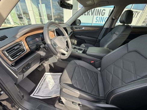 Used 2024 Volkswagen Atlas SE image 15