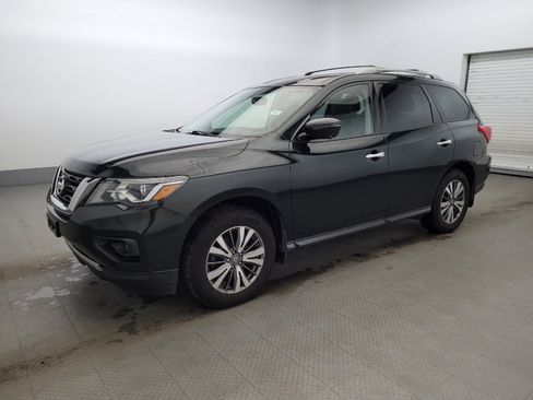 Used 2019 Nissan Pathfinder SL image 2