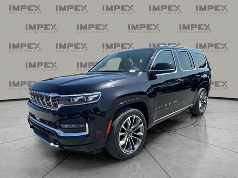Used 2024 Jeep Grand Wagoneer Series III w/ HD Trailer Tow Package AWD/4WD image 1