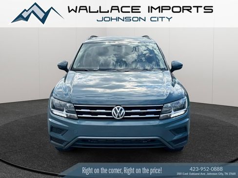 Used 2020 Volkswagen Tiguan SE w/ Panoramic Sunroof Package AWD/4WD image 8