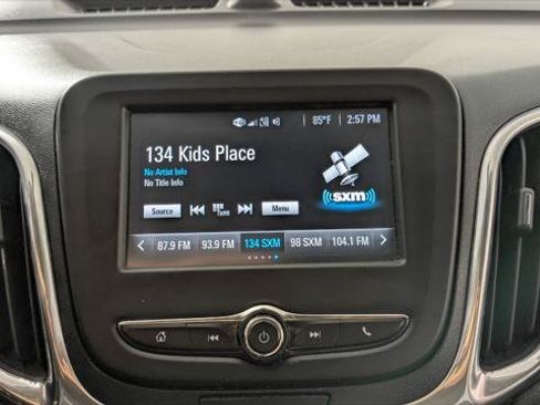 Used 2018 Chevrolet Equinox LT FWD image 29