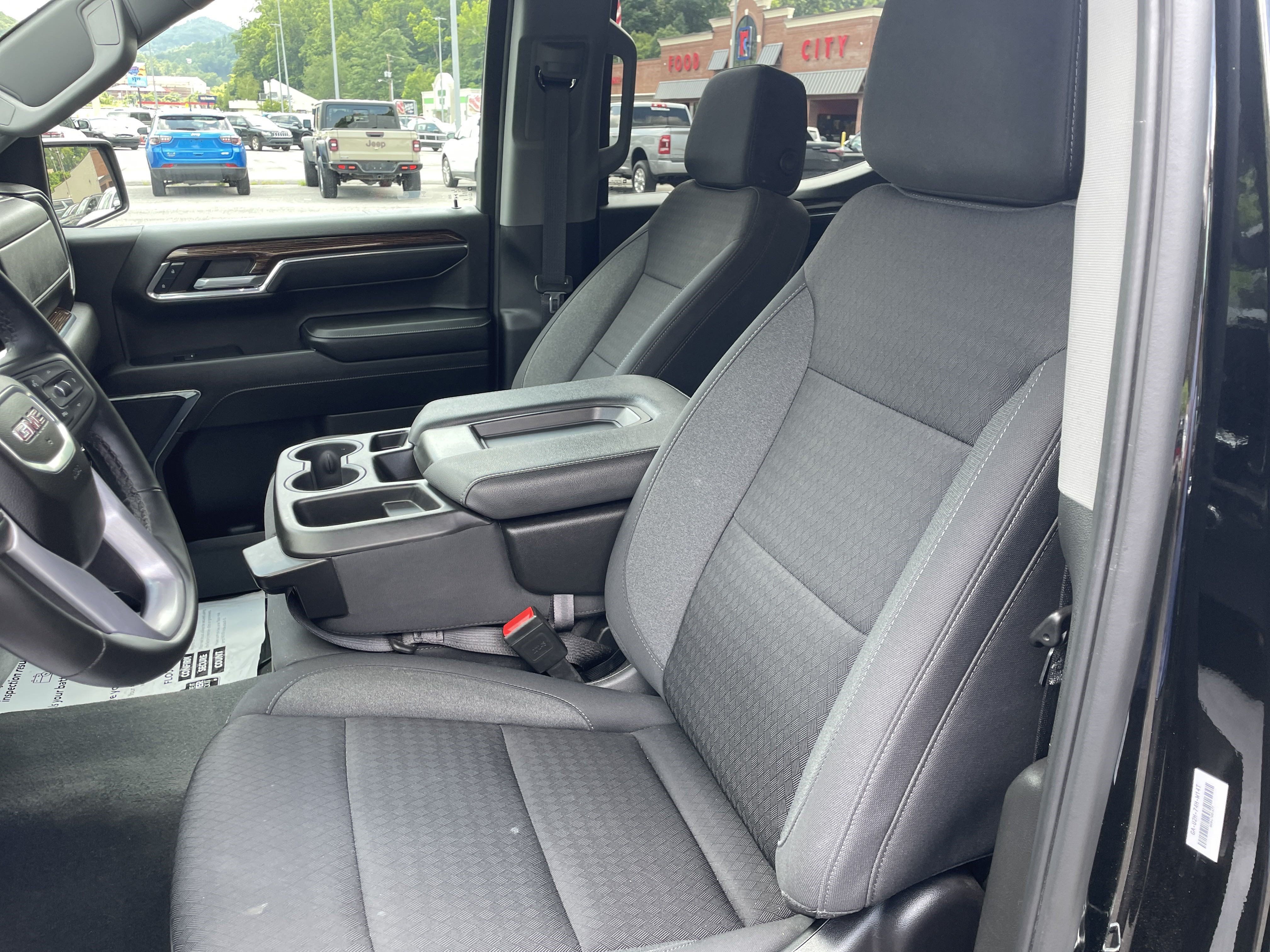 Used 2024 GMC Sierra 1500 SLE AWD/4WD image 12