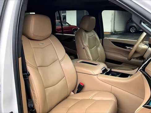Used 2020 Cadillac Escalade Platinum RWD image 8