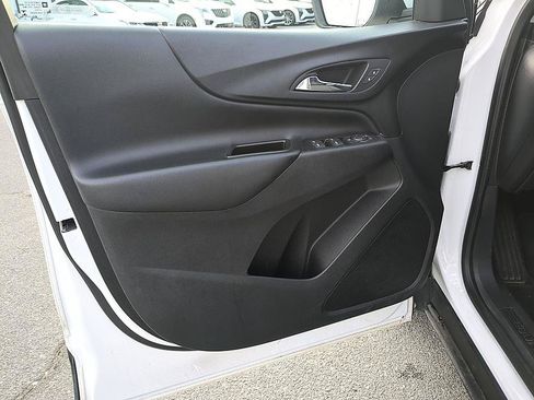 Certified 2023 Chevrolet Equinox LT FWD image 10