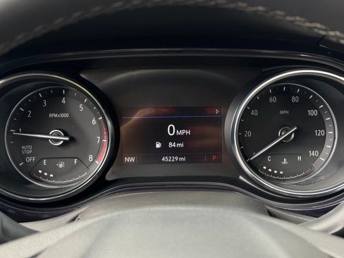 Used 2022 Buick Encore GX Select w/ Sport Touring Package FWD image 18