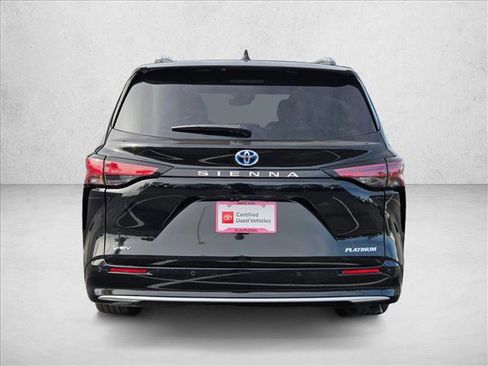 Used 2025 Toyota Sienna Platinum image 7
