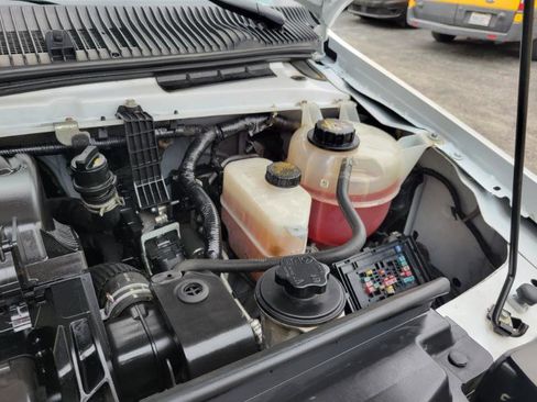 Used 2022 Ford E-350 and Econoline 350 Super Duty image 26