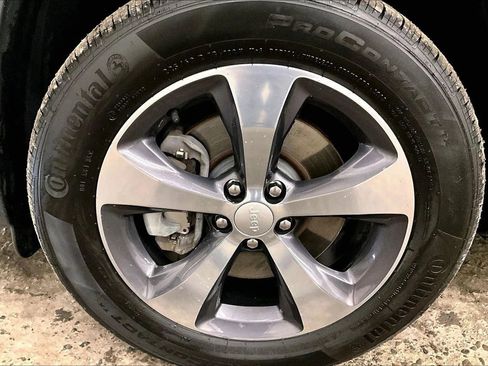 Used 2019 Jeep Cherokee Limited image 8