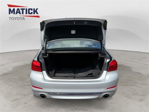 Used 2019 BMW 530i w/ Convenience Package image 12