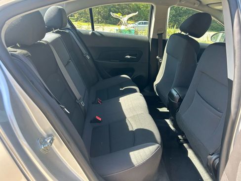 Used 2016 Chevrolet Cruze LT image 18