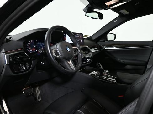Used 2022 BMW 540i xDrive w/ M Sport Package AWD/4WD image 4
