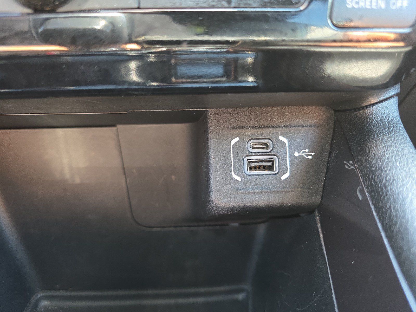 Used 2024 Jeep Compass Latitude AWD/4WD image 29