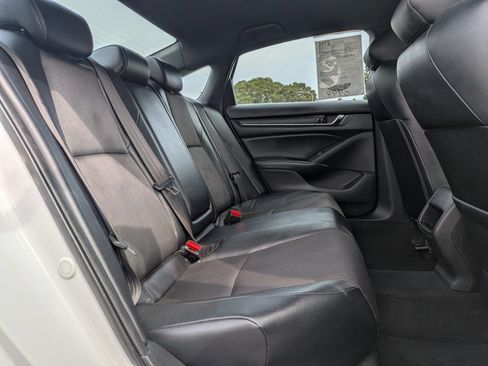 Used 2018 Honda Accord Sport image 8