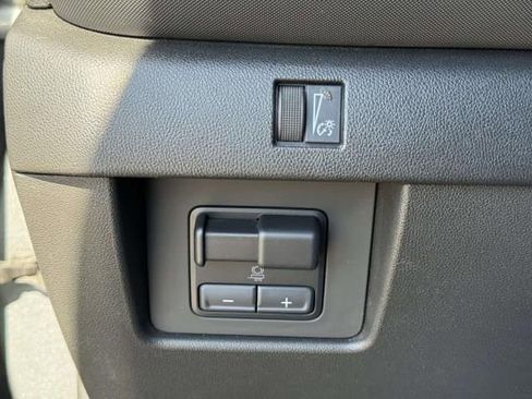 Used 2023 Chevrolet Colorado Z71 w/ Z71 Convenience Package 2 AWD/4WD image 18