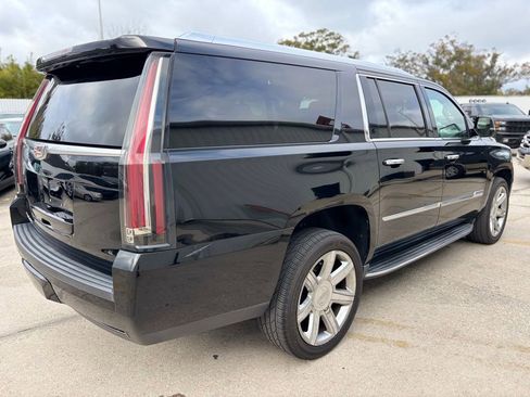 Used 2018 Cadillac Escalade ESV Luxury image 5