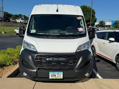 Used 2025 RAM ProMaster 2500 w/ Convenience Group FWD image 2
