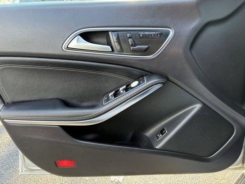 Used 2014 Mercedes-Benz CLA 250 image 12