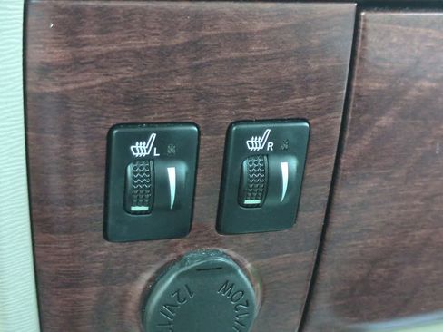 Used 2014 Toyota Sienna XLE image 22