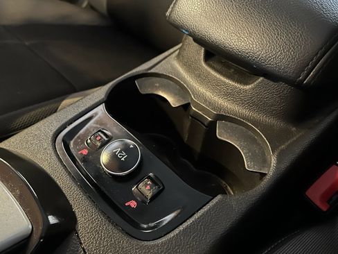 Used 2014 Ford Focus SE w/ SE Winter Package FWD image 21