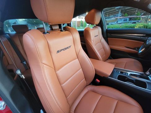 Used 2021 Honda Accord Sport image 11