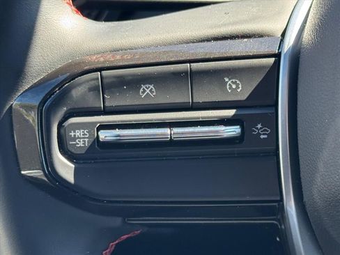 Used 2024 Chevrolet Colorado Z71 w/ Z71 Convenience Package 2 image 17