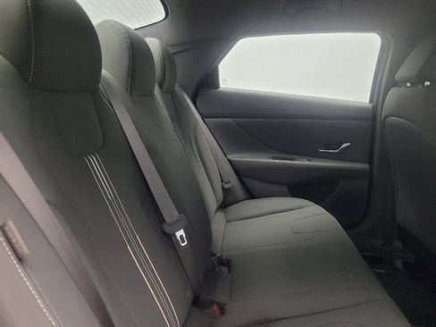 Used 2025 Hyundai Elantra Sport FWD image 19