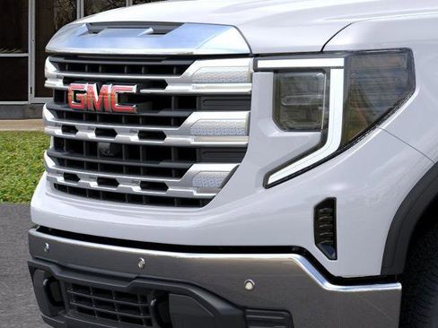 New 2026 GMC Sierra 1500 SLE image 28