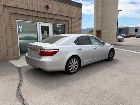 Used 2007 Lexus LS 460 RWD image 3