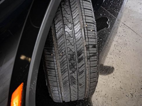 Used 2022 Volkswagen Tiguan SE image 36