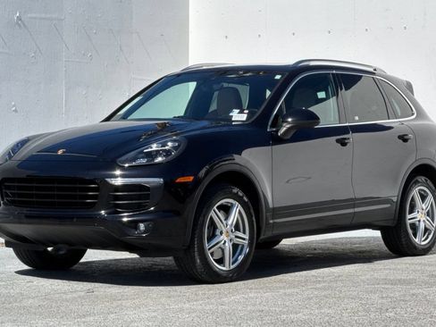 Used 2016 Porsche Cayenne AWD/4WD image 7