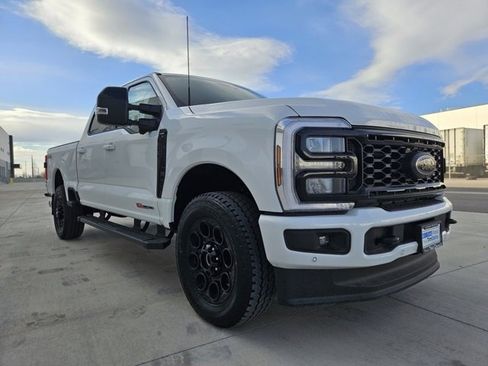 New 2026 Ford F250 Lariat w/ Black Appearance Package image 7