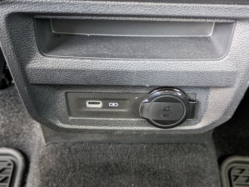 Certified 2023 Volkswagen Tiguan SE FWD image 16