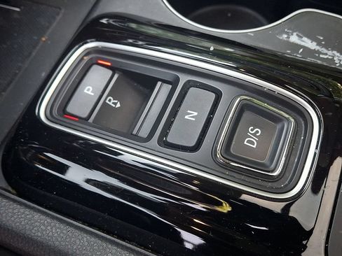 Used 2025 Honda Pilot Elite image 16