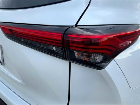 Used 2022 Toyota Highlander XSE FWD image 59