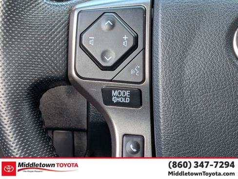 Certified 2020 Toyota Tacoma SR5 AWD/4WD image 19