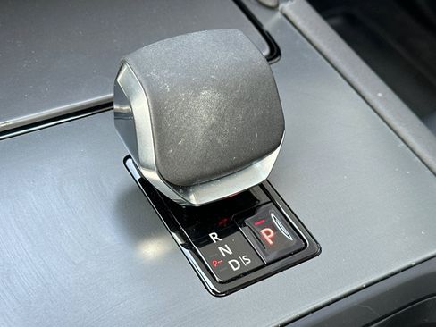 Used 2025 Land Rover Discovery Sport S image 24