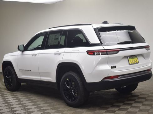 New 2026 Jeep Grand Cherokee 4WD image 11
