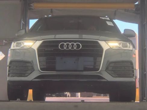 Used 2018 Audi Q3 2.0T Premium w/ Convenience Package AWD/4WD image 15